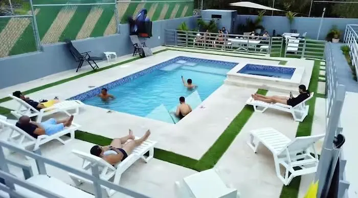 Apartment Mirando Place #1---beach Club Access, ,pool, Hottub, Gym,3 Lounges, Townhouse #1-airport 10 Mins Montego Bay