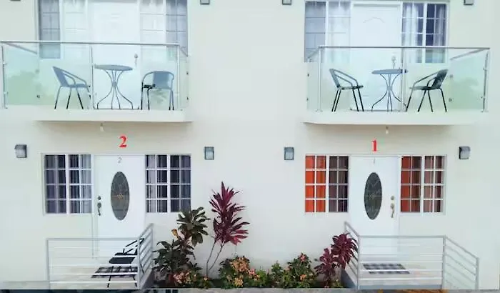 Mirando Place #1---beach Club Access, ,pool, Hottub, Gym,3 Lounges, Townhouse #1-airport 10 Mins Apartment