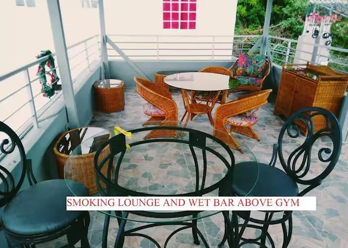 Apartment Mirando Place #1---beach Club Access, ,pool, Hottub, Gym,3 Lounges, Townhouse #1-airport 10 Mins