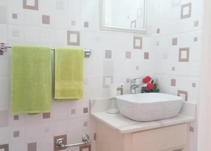 Mirando Place #1---beach Club Access, ,pool, Hottub, Gym,3 Lounges, Townhouse #1-airport 10 Mins Apartment Montego Bay